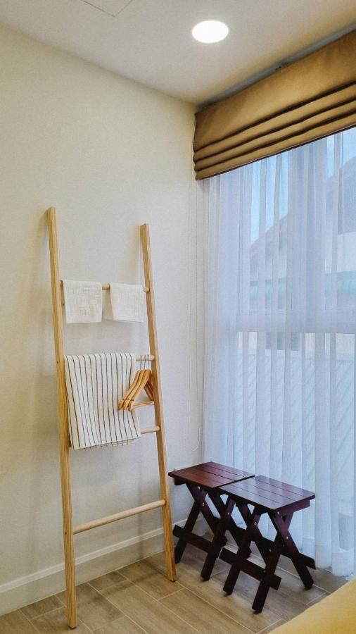 Bloomin' Moon Hostel & Cafe, Chiang Mai Old Town Екстер'єр фото