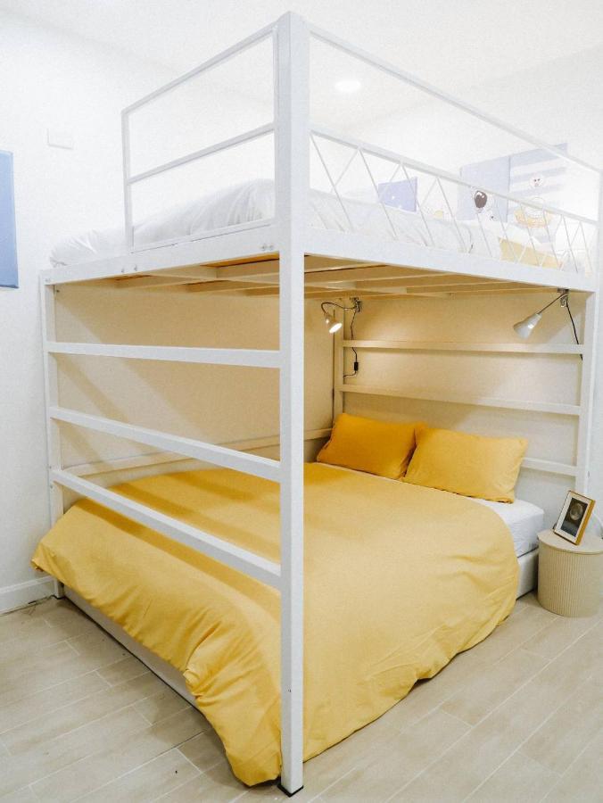 Bloomin' Moon Hostel & Cafe, Chiang Mai Old Town Екстер'єр фото